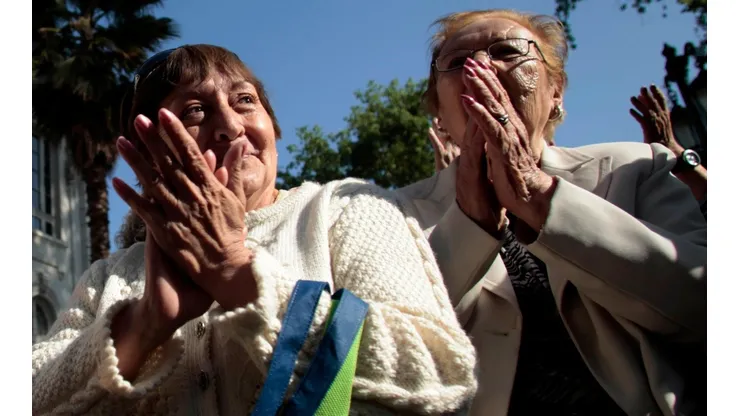 ¿Quiénes pueden recibir el Bono por el Cuidado de Adultos Mayores?
