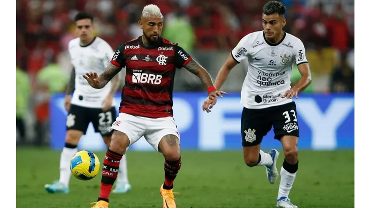 Arturo Vidal sufrió un duro golpe y su tobillo lo pagó caro