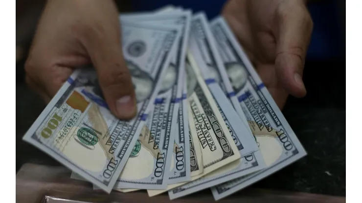 ¿A cuánto está el cambio de dólar a peso chileno hoy 20 de octubre?
