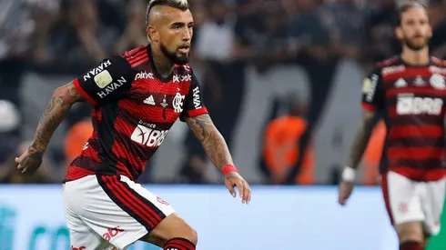 Arturo Vidal vio acción en el segundo tiempo del duelo de ida de Copa Brasil.