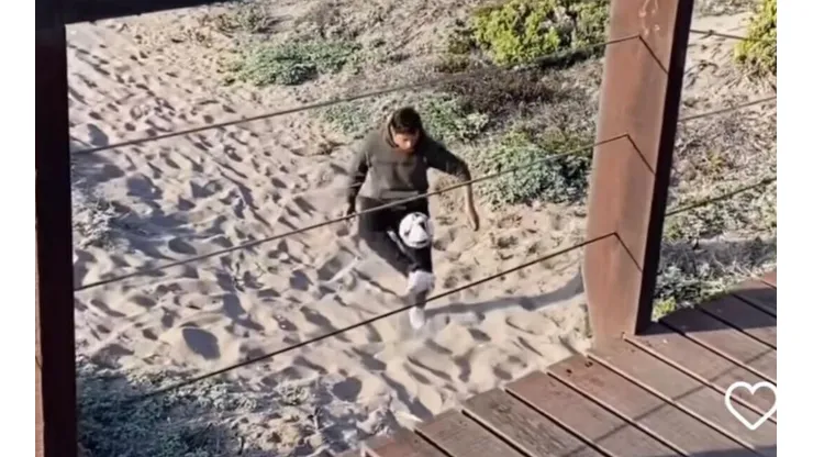 Mati Fernández sigue dominando el balón como en los viejos tiempos.