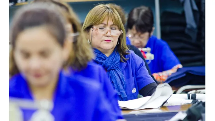 ¿Cuáles son los requisitos para postular a los bonos para mujeres?