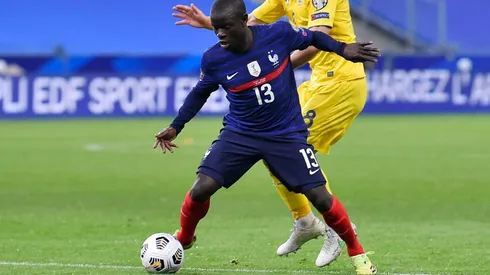 Kanté con pie y medio fuera del Mundial de Qatar 2022.