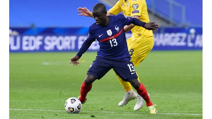 Kanté con pie y medio fuera del Mundial de Qatar 2022.