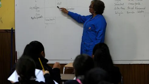 Profesora enseñando