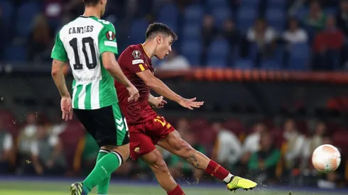 Dybala en el duelo en Italia ante Betis