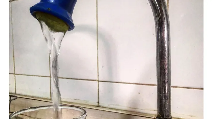 Corte de agua afectará a 8 comunas de la RM.
