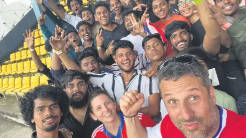 Los papás de Tali Rovner celebran en India su gol en el mundial