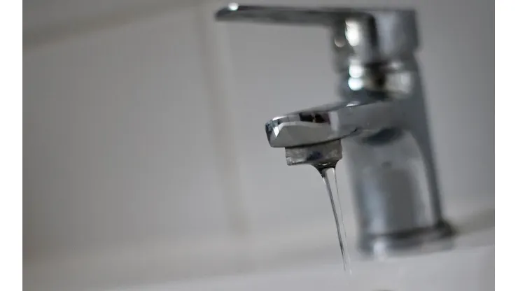 ¿A qué hora inicia el corte de agua en Santiago?