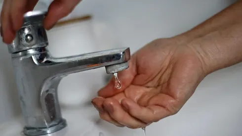 Corte de agua abarcará 8 comunas de la RM.