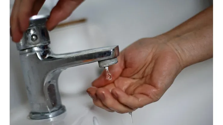 Corte de agua abarcará 8 comunas de la RM.