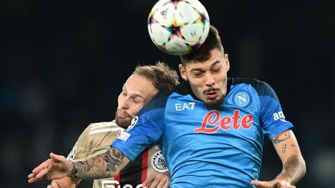 Triunfo y clasificación de la máquina Napoli.