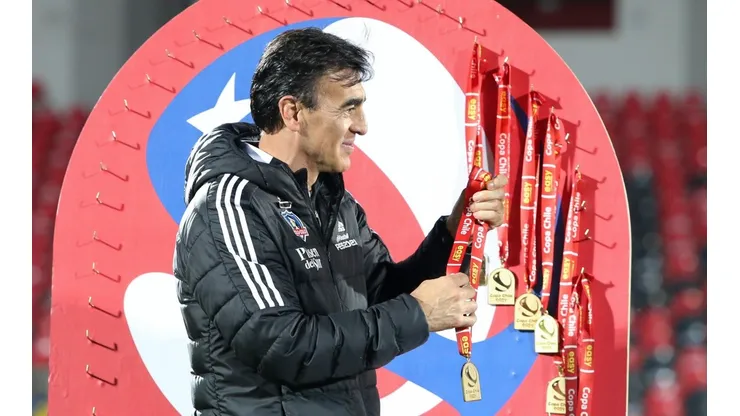 Gustavo Quinteros ya tiene tres trofeos con el Cacique.