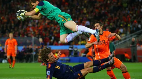 Iker Casillas borró el Twitter donde reconocía su homosexualidad y reconoció un hackeo