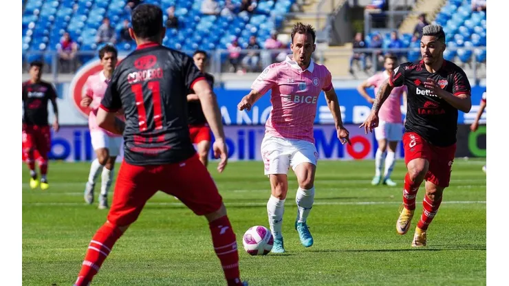 Ñublense le sacó un empate a la UC
