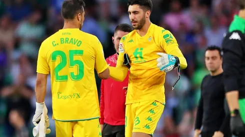 Los arqueros Claudio Bravo y Rui Silva disputan la titularidad del Betis de Manuel Pellegrini