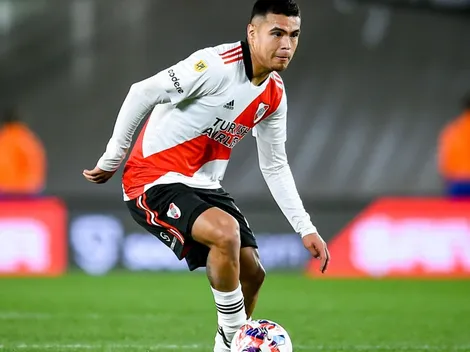 River apunta a la cima de la mano de Díaz y Solari