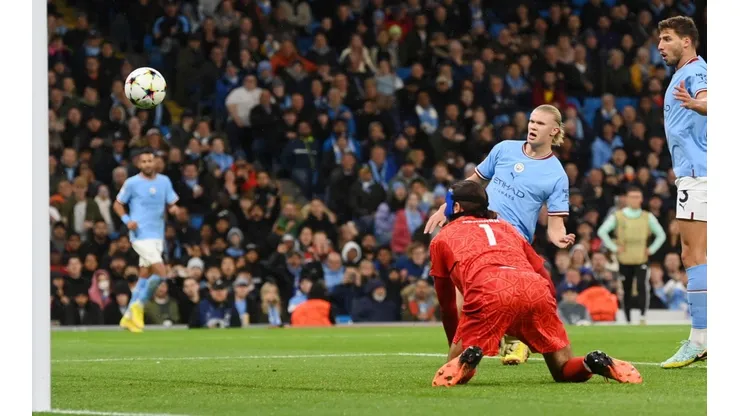 Haaland marcó dos goles y el arquero de Copenhague quedó vuelto loco.