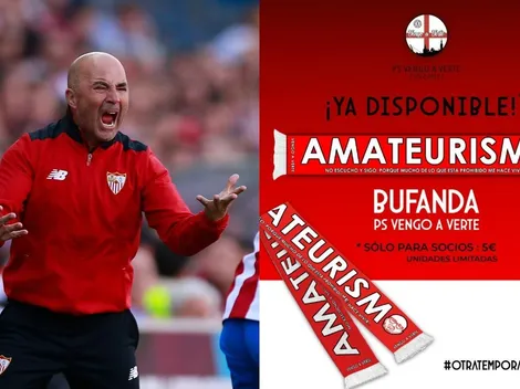 En Sevilla honran el amateurismo de Sampaoli con una bufanda