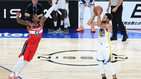 Stephen Curry es la gran figura de los Warriors que buscan el bicampeonato