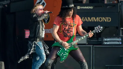 Axl y Slash en el escenario de Guns N' Roses
