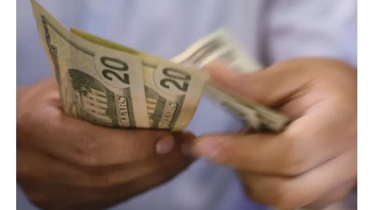 ¿A cuánto está el cambio de dólar a peso chileno hoy?