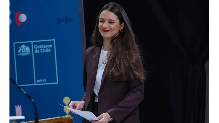 Irina Karamanos deja el cargo de primera dama