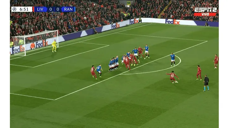 Desde ahí le pegó Alexander-Arnold para su golazo.