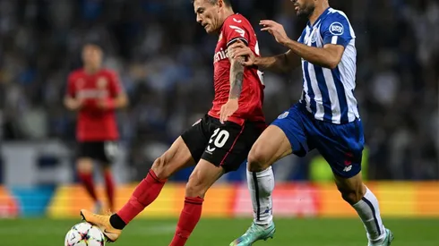 Charles Aránguiz fue titular en amarga caída del Leverkusen visitando a Porto.