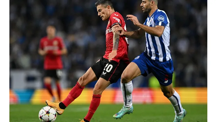 Charles Aránguiz fue titular en amarga caída del Leverkusen visitando a Porto.