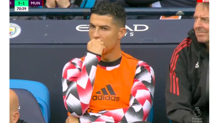 Cristiano Ronaldo no estaba nada de contento mirando de lejos la goleada al United