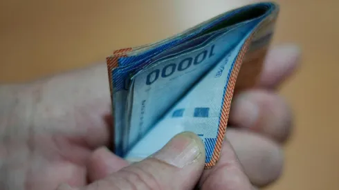 Billetes que suman 225 mil pesos.