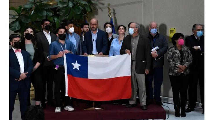 ¿Cómo es la propuesta de un nuevo proceso constituyente del oficialismo?