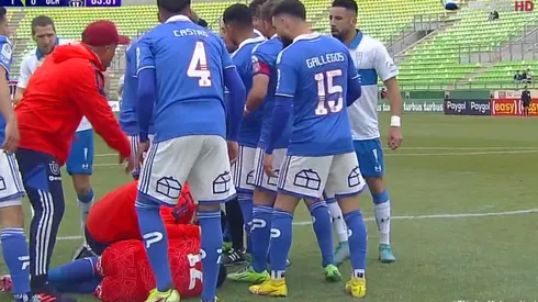 Mauricio Isla fue a reclamar cuando Martín Parra estaba en el piso