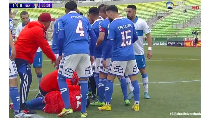 Mauricio Isla fue a reclamar cuando Martín Parra estaba en el piso