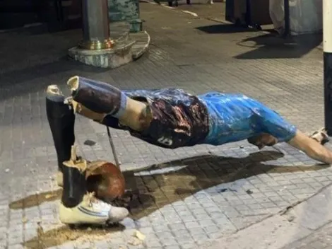 Hinchas de Peñarol destruyen la estatua de Luis Suárez