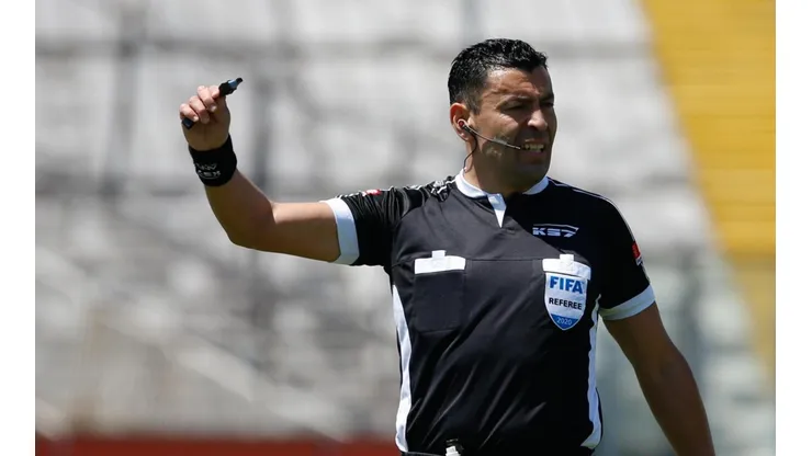 Roberto Tobar dirigirá el domingo en el Monumental el "tetraclásico"