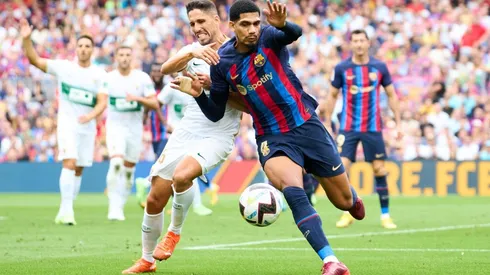 El central uruguayo ya pasó por el quirófano, pero Barcelona no ha aclarado cuánto tiempo pasará fuera de las canchas.