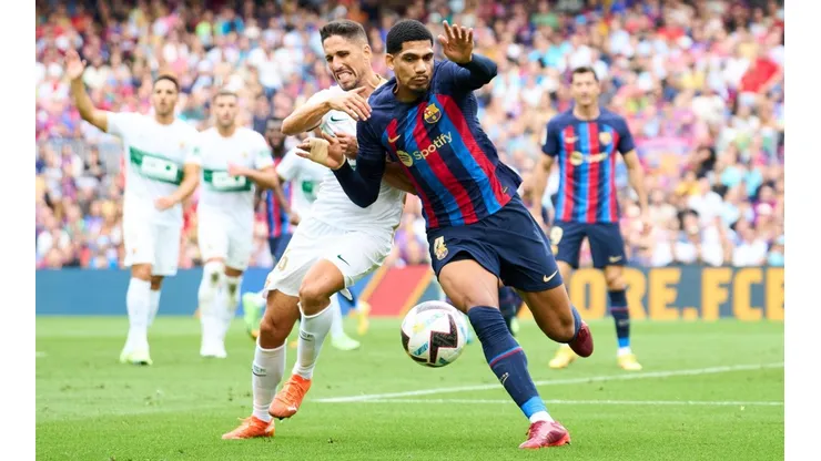 El central uruguayo ya pasó por el quirófano, pero Barcelona no ha aclarado cuánto tiempo pasará fuera de las canchas.