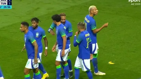 Lamentables incidentes racistas contra Richarlison en el Parque de Los Príncipes.