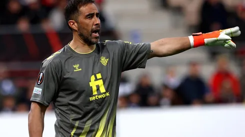 Claudio Bravo no lo pasó bien en medio de los problemas con su inscripción en el Betis