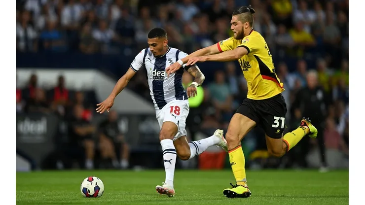 Francisco Sierralta en acción ante el West Bromwich Albion, uno de los clubes que dirigió su nuevo DT, Slaven Bilic.