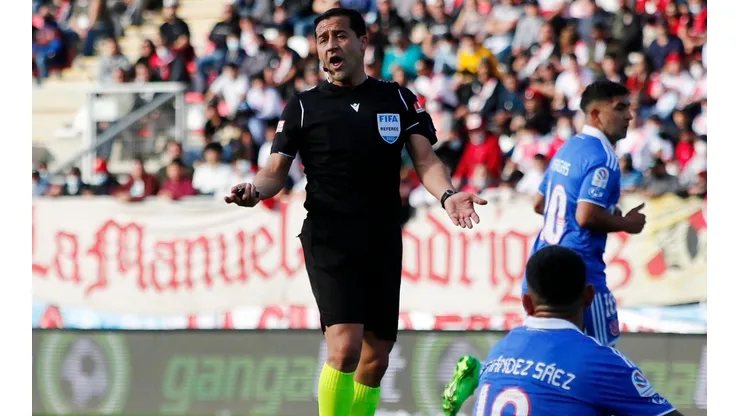Felipe González arbitrará la vuelta entre la UC y la U por Copa Chile