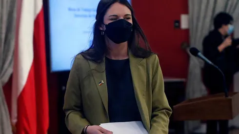 Irina Karamanos dejaría La Moneda