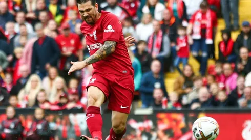 Una tremenda definición de Mark González puso el empate para Liverpool.