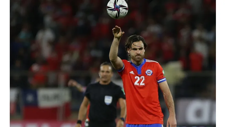 Ben Brereton tuvo la chance más clara de la Roja ante Marruecos, pero su remate dio en el poste.