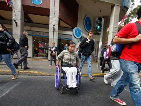 ¿Cuáles son los requisitos de la Pensión Básica Solidaria de Invalidez y quiénes reciben el beneficio?