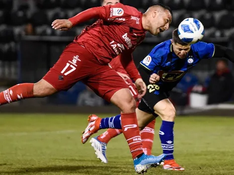Huachipato pega primero en un partido de mucha pierna fuerte