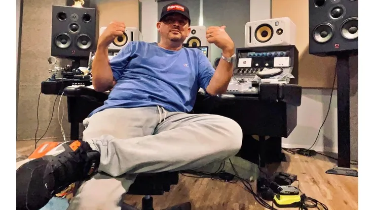 Arturo Turra Medina regresó de Los Angeles para adentrarse en la música urbana de Chile
