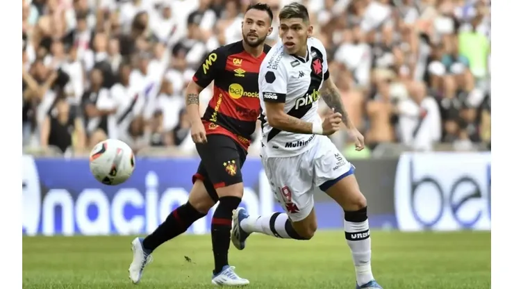 Carlos Palacios quedó fuera del último duelo ante Cruzeiro por una lesión en su muslo derecho.